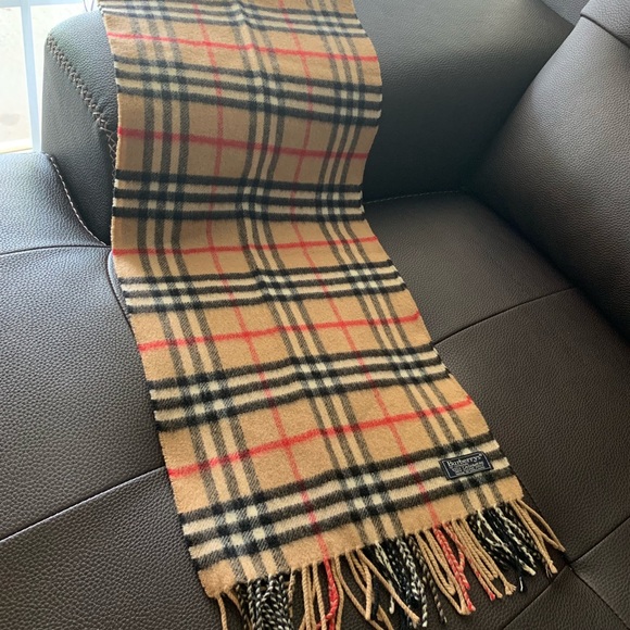 🌷🌸Authentic Burberry cashmere scarf 🌸🌷 - Picture 3 of 8